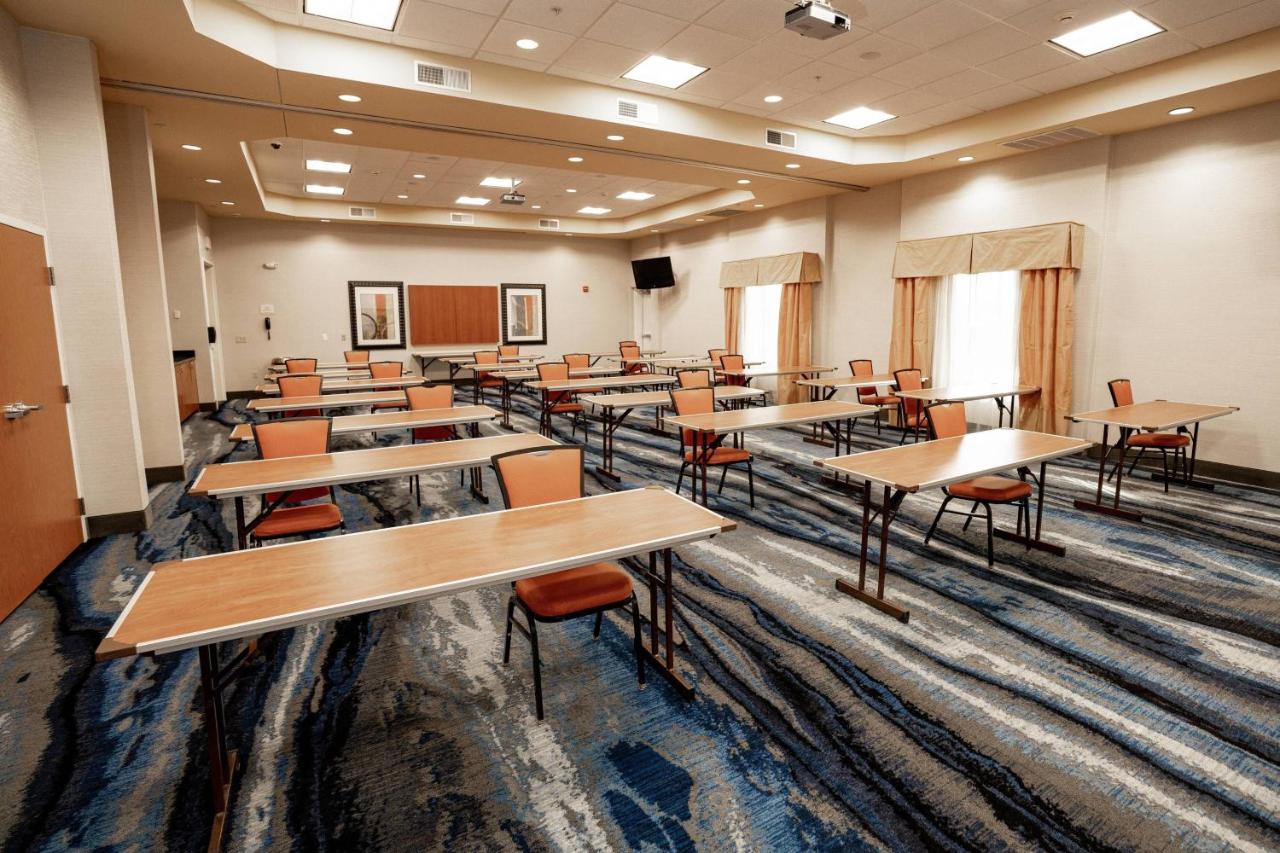 | Fairfield Inn & Suites Kearney