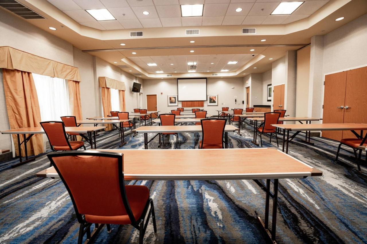 | Fairfield Inn & Suites Kearney