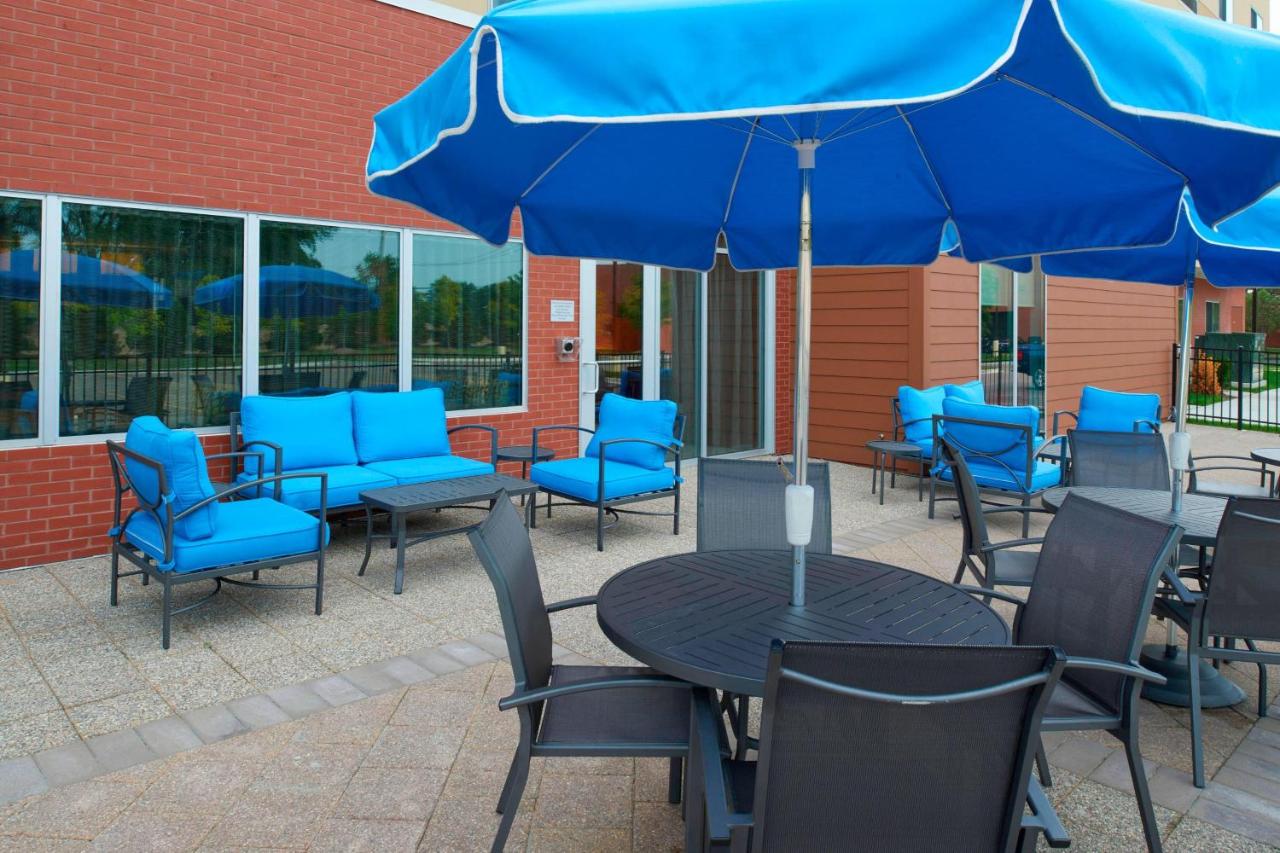 | Fairfield Inn & Suites by Marriott Detroit Troy
