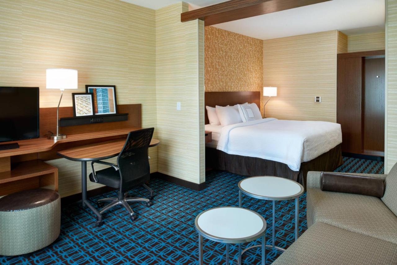 | Fairfield Inn & Suites by Marriott Detroit Troy