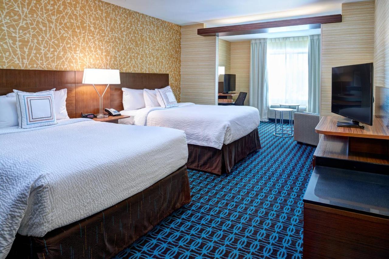 | Fairfield Inn & Suites by Marriott Detroit Troy