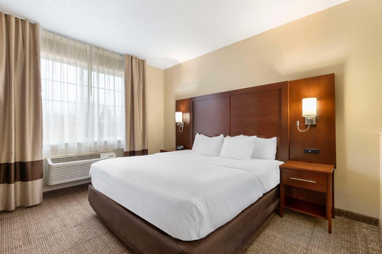 King Suite - Disability Access/Non-Smoking at Comfort Suites Cedar Falls Industrial Park