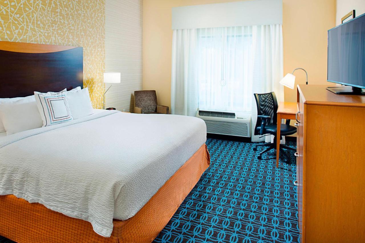 | Fairfield Inn & Suites by Marriott San Antonio Seaworld
