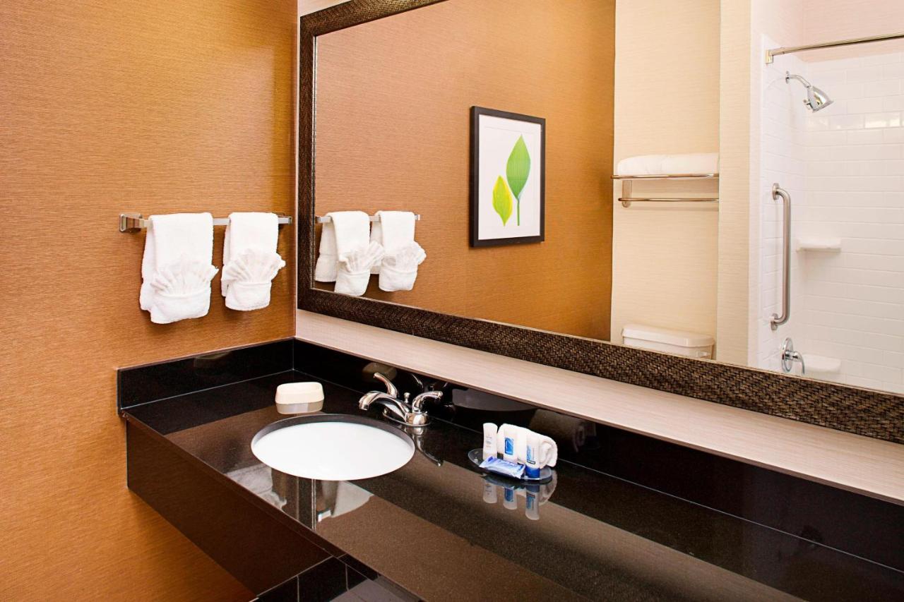 | Fairfield Inn & Suites by Marriott San Antonio Seaworld