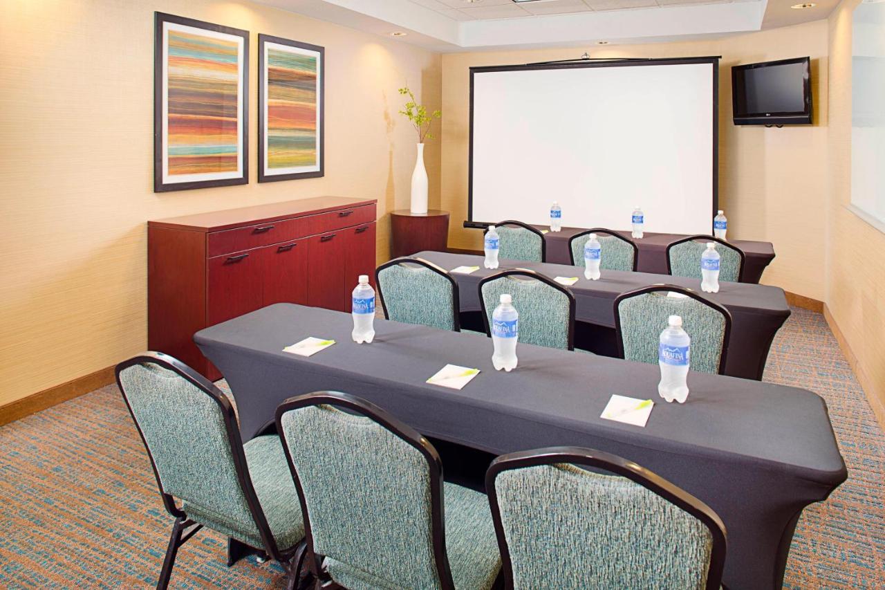 | Fairfield Inn & Suites by Marriott San Antonio Seaworld