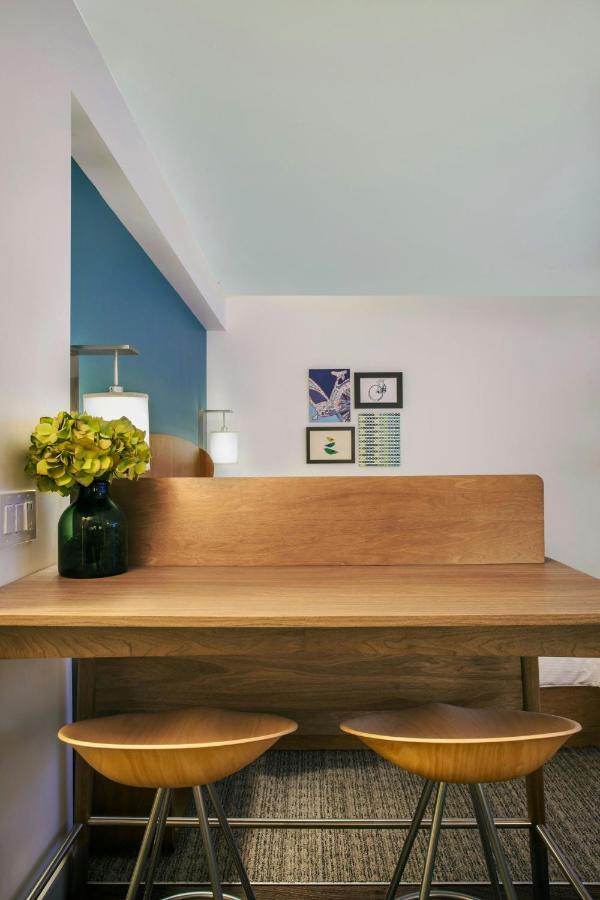 | Element Hampton Peninsula Town Center