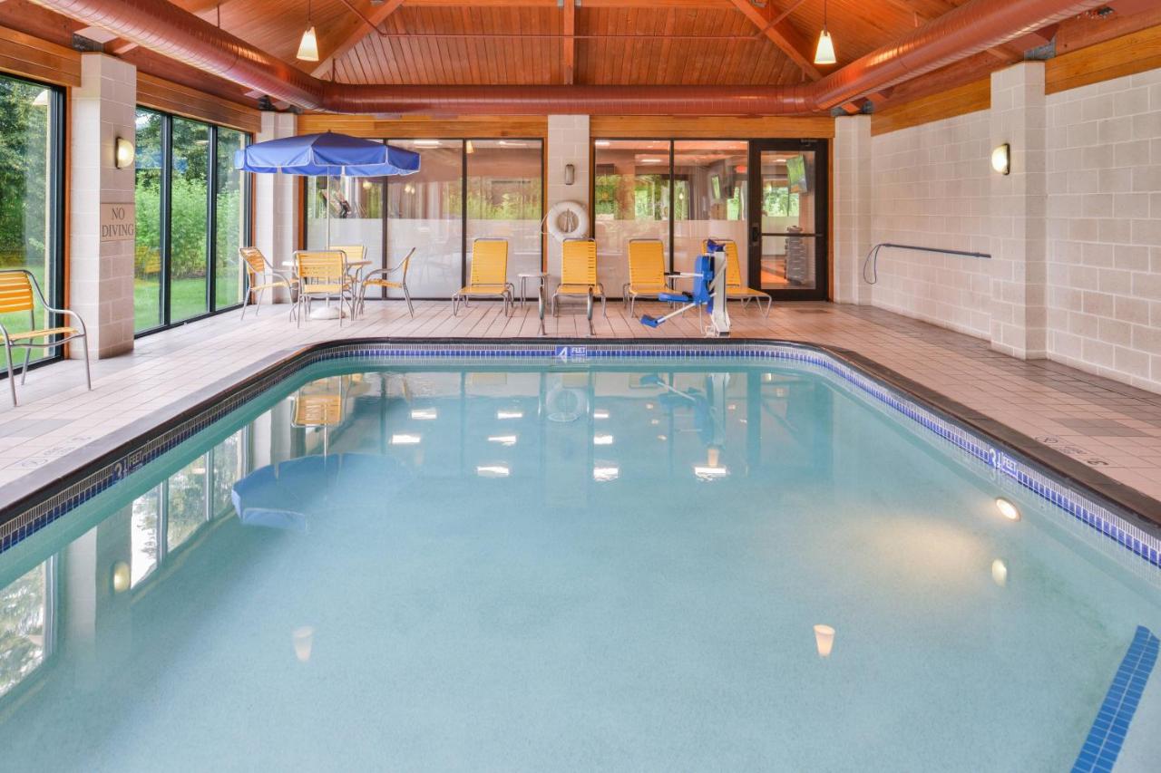 | Fairfield Inn Corning Riverside