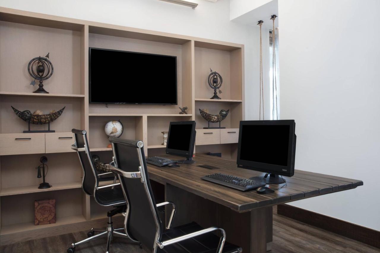 | Four Points by Sheraton Fort Lauderdale Airport/Cruise Port