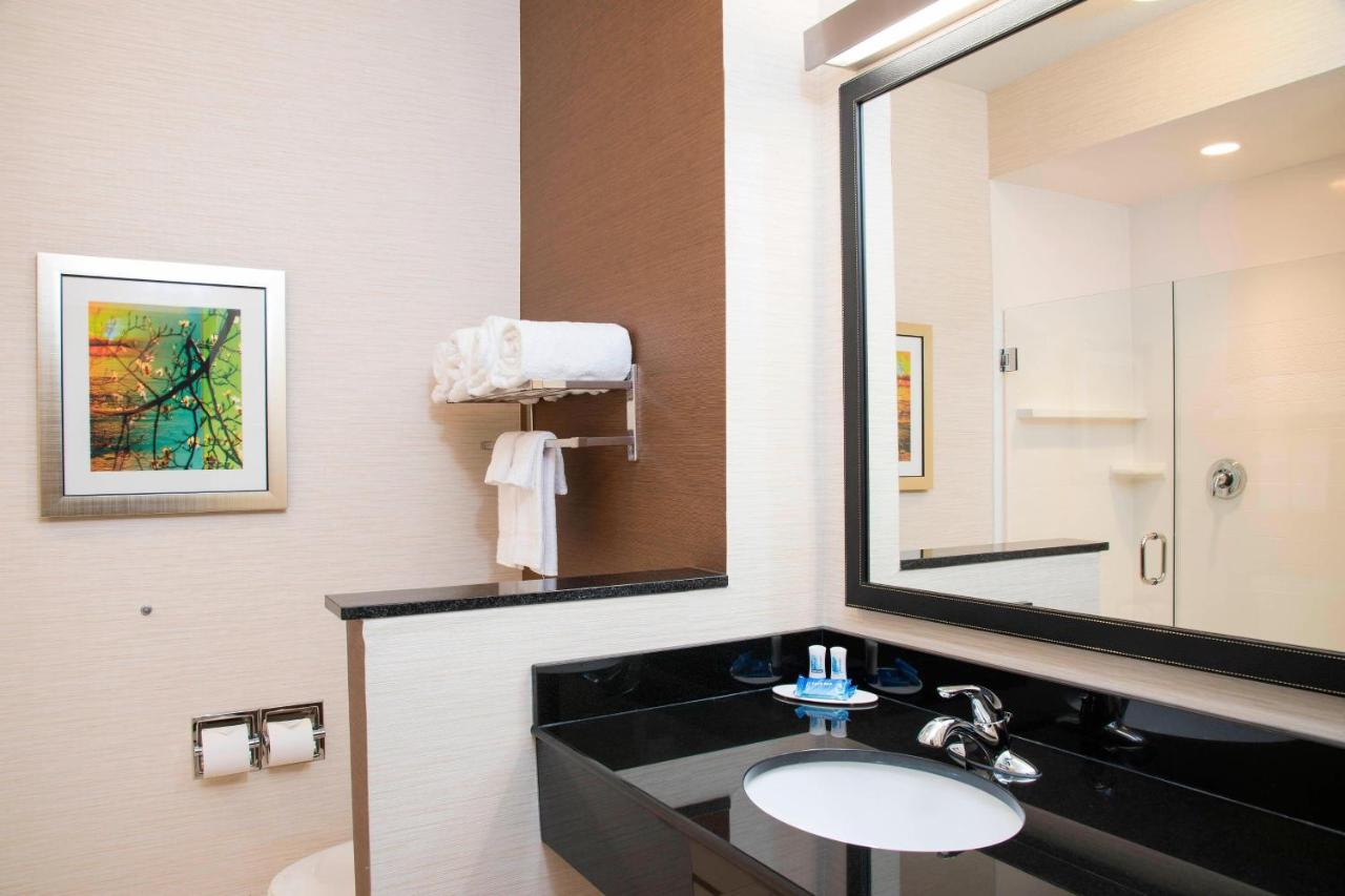 | Fairfield Inn & Suites by Marriott Fredericksburg