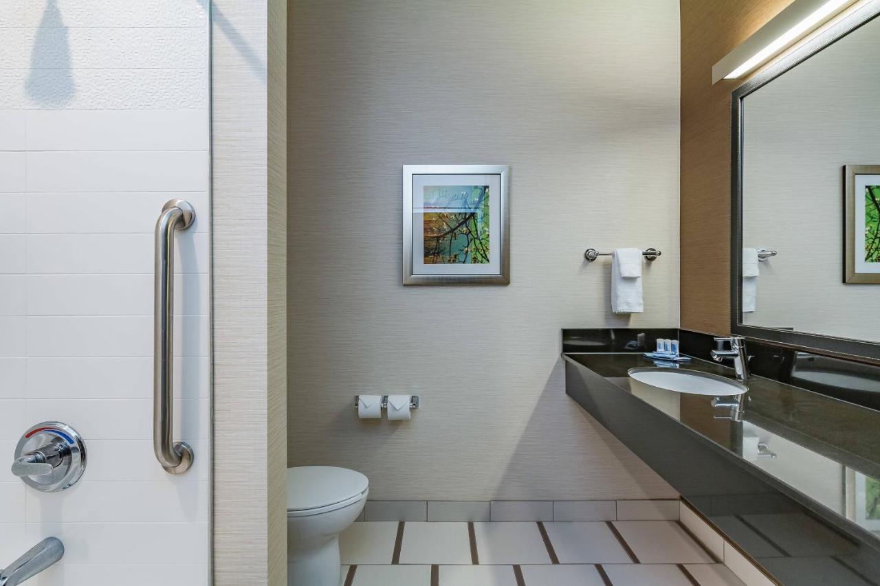 | Fairfield Inn & Suites Elkhart