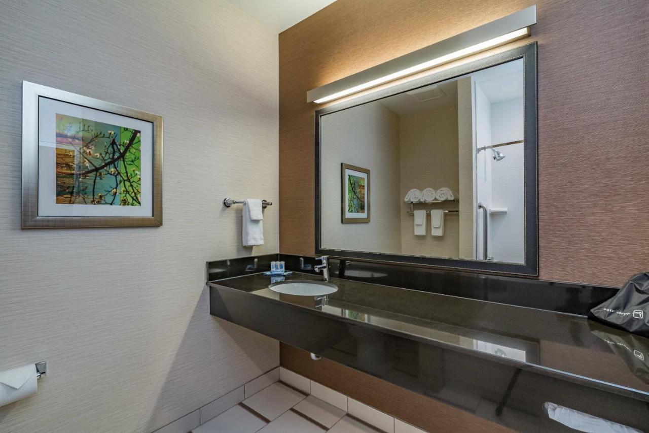 | Fairfield Inn & Suites Elkhart