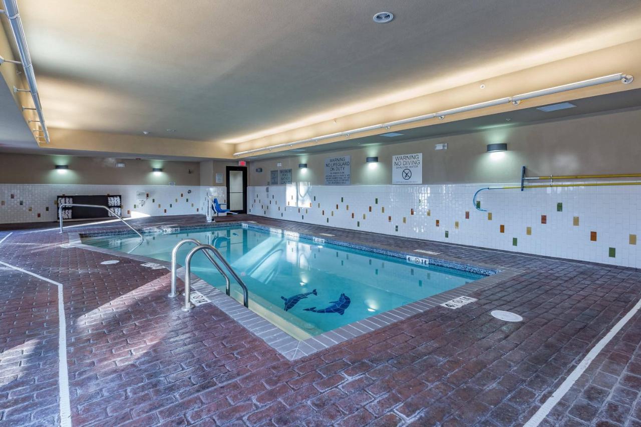 | Fairfield Inn & Suites Elkhart