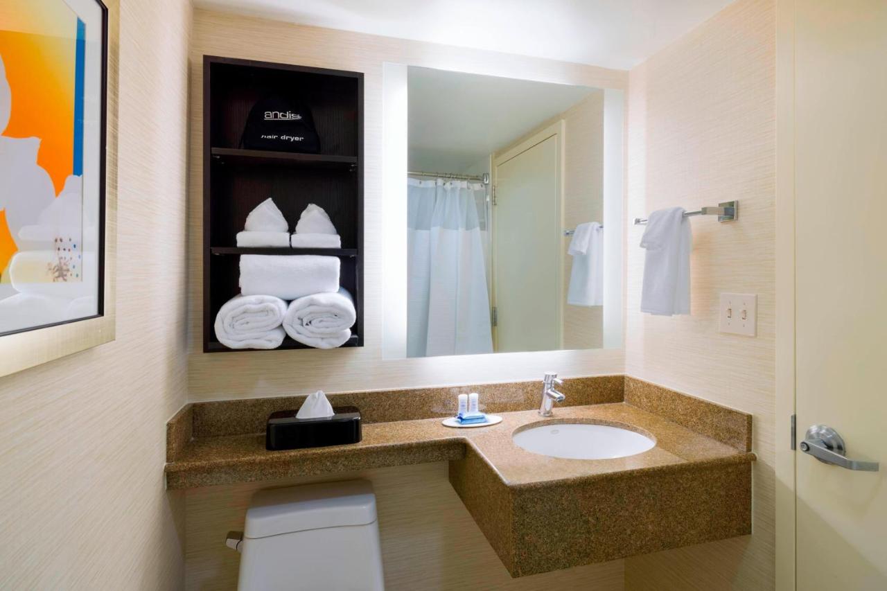 | Fairfield Inn & Suites by Marriott Paramus