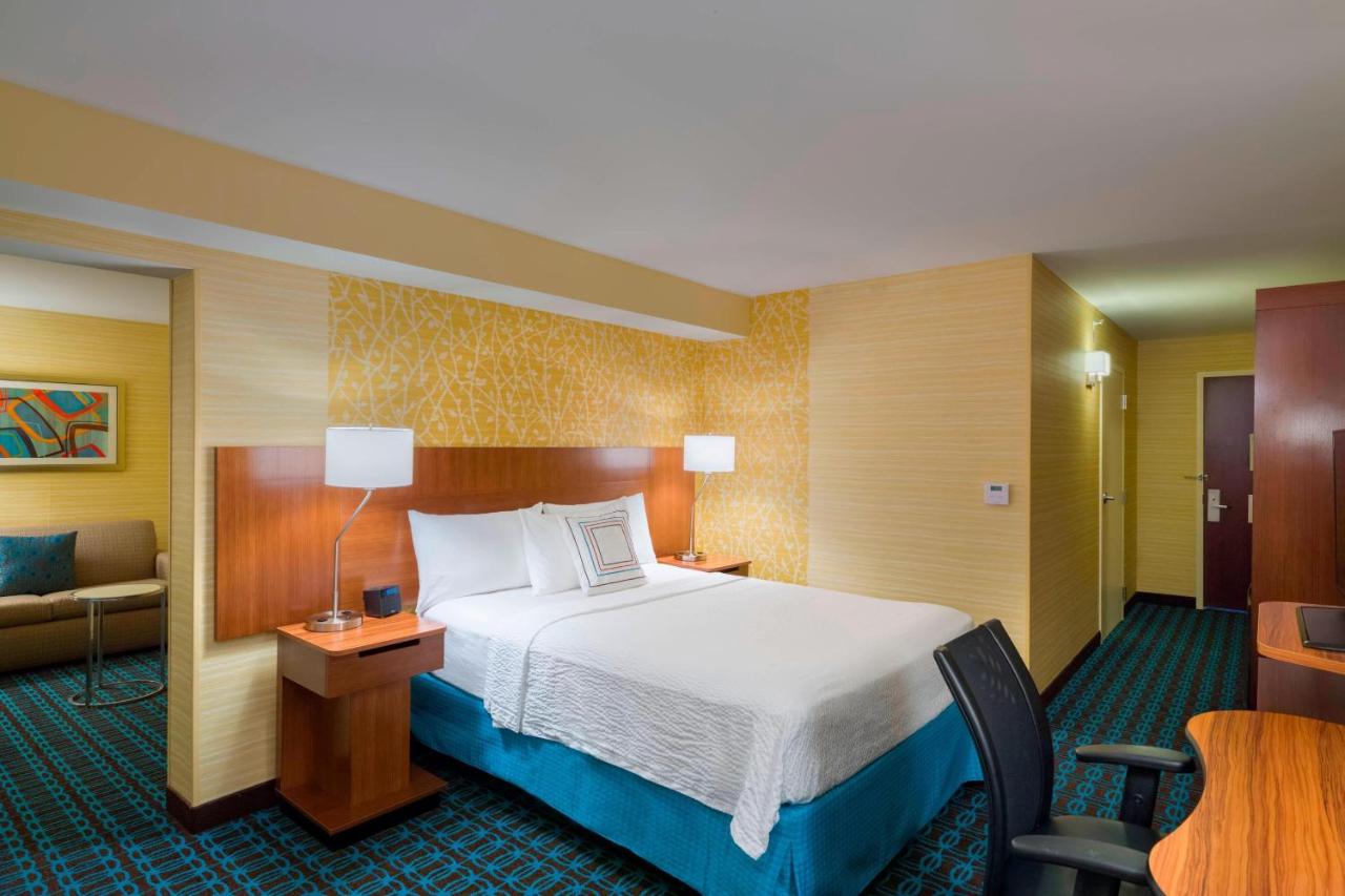 | Fairfield Inn & Suites by Marriott Paramus