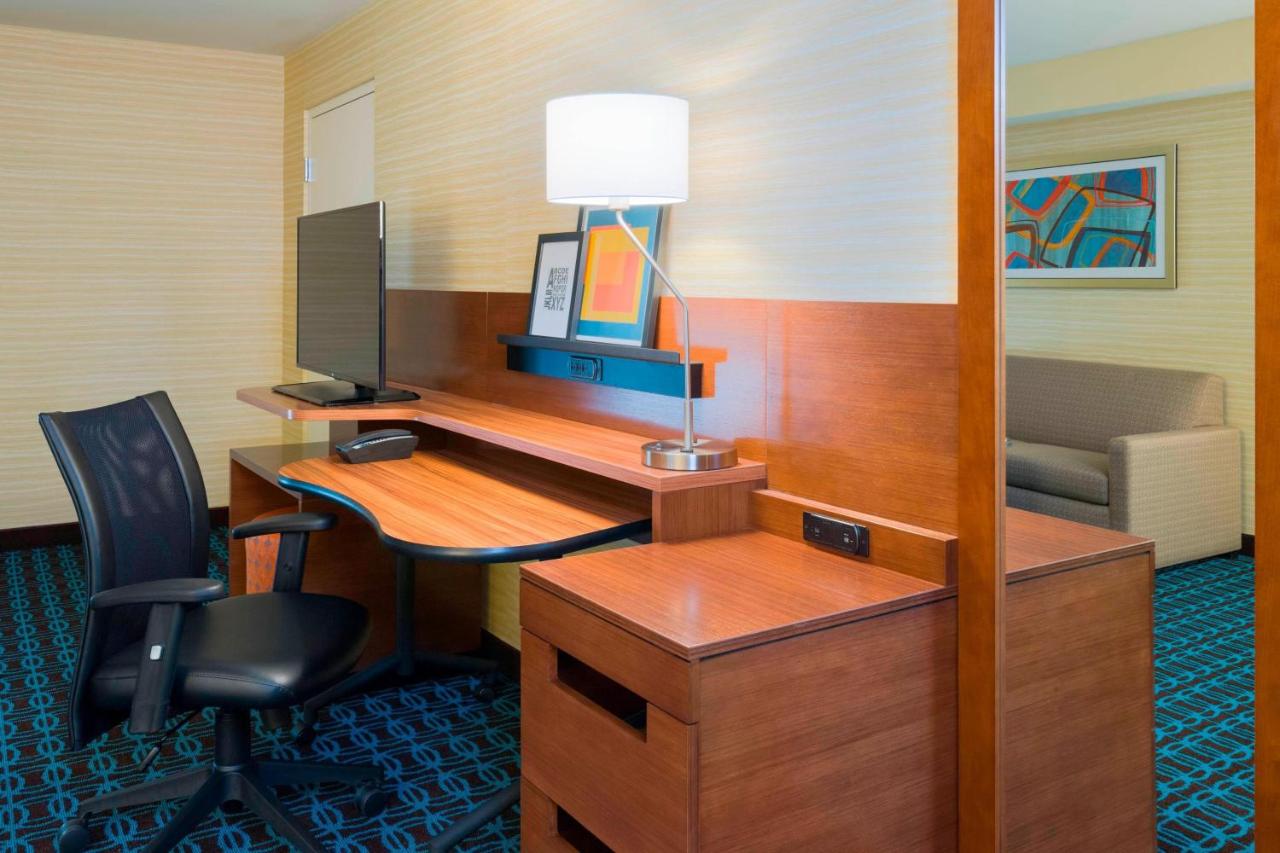| Fairfield Inn & Suites by Marriott Paramus