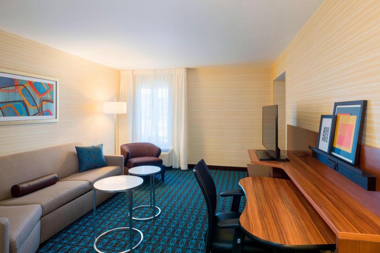 | Fairfield Inn & Suites by Marriott Paramus