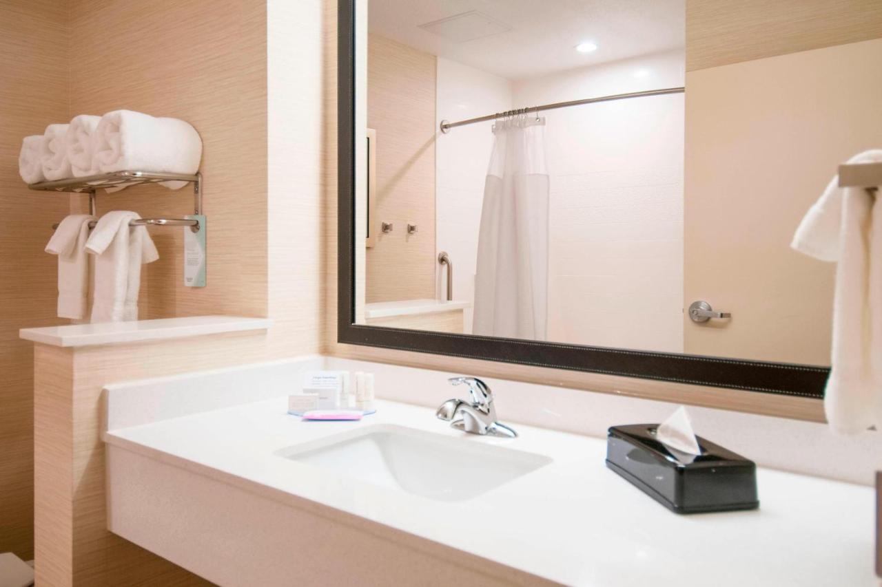 | Fairfield Inn & Suites San Antonio Brooks City Base
