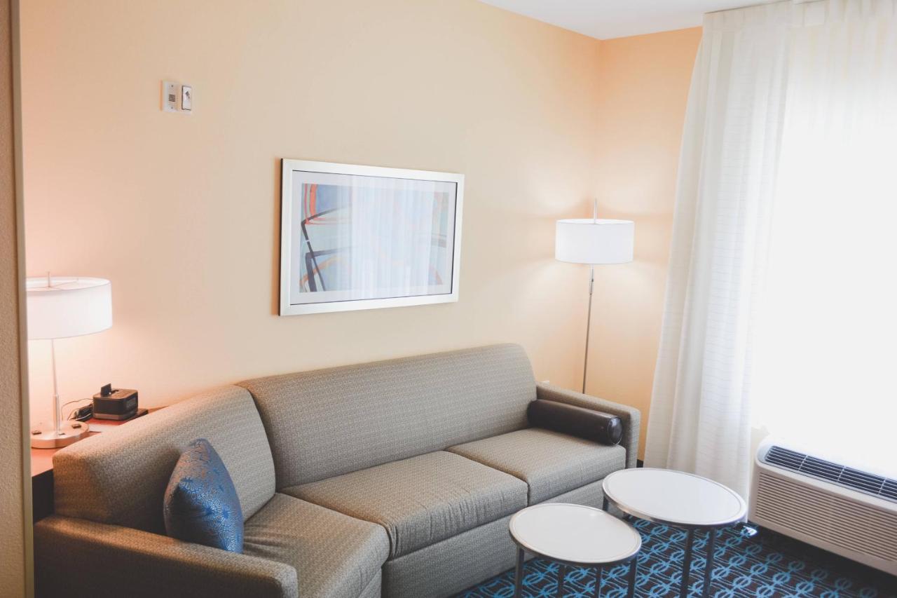 | Fairfield Inn & Suites San Antonio Brooks City Base