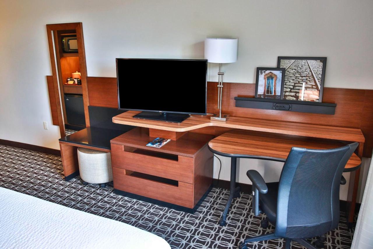 | Fairfield Inn & Suites by Marriott Savannah Midtown