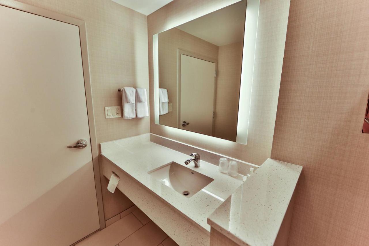 | Fairfield Inn & Suites by Marriott Savannah Midtown