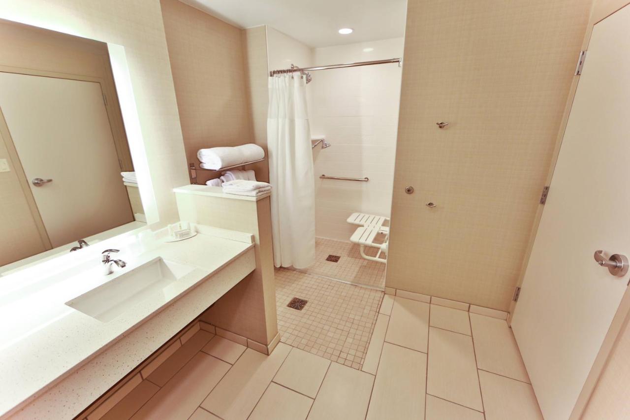 | Fairfield Inn & Suites by Marriott Savannah Midtown