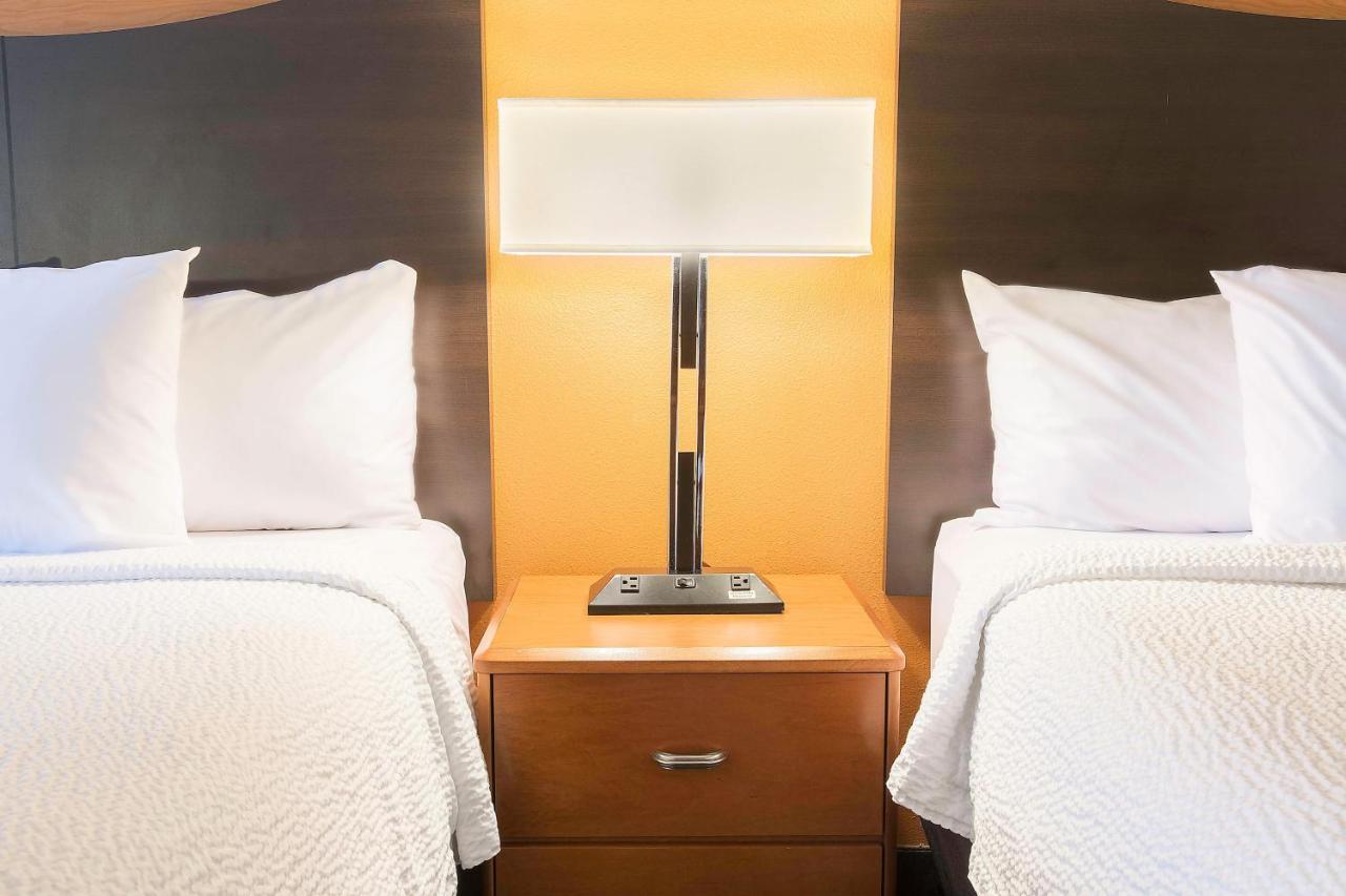 | Fairfield Inn & Suites Fargo