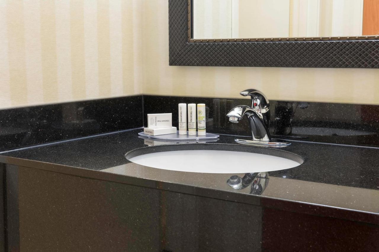 | Fairfield Inn & Suites Fargo