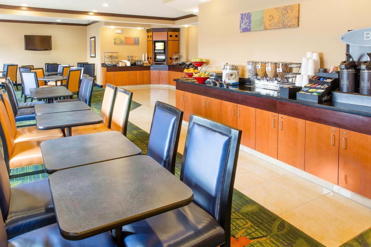 | Fairfield Inn & Suites Fargo