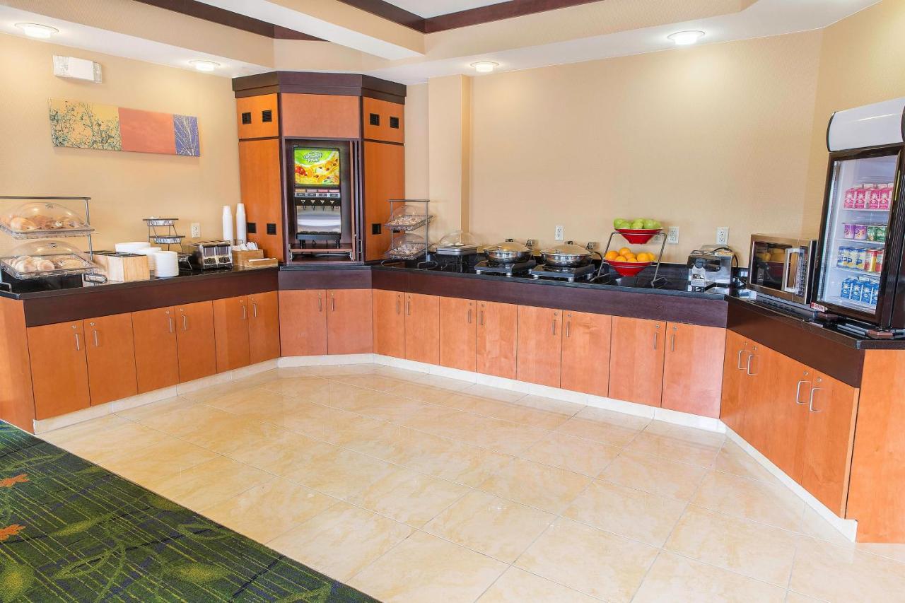 | Fairfield Inn & Suites Fargo