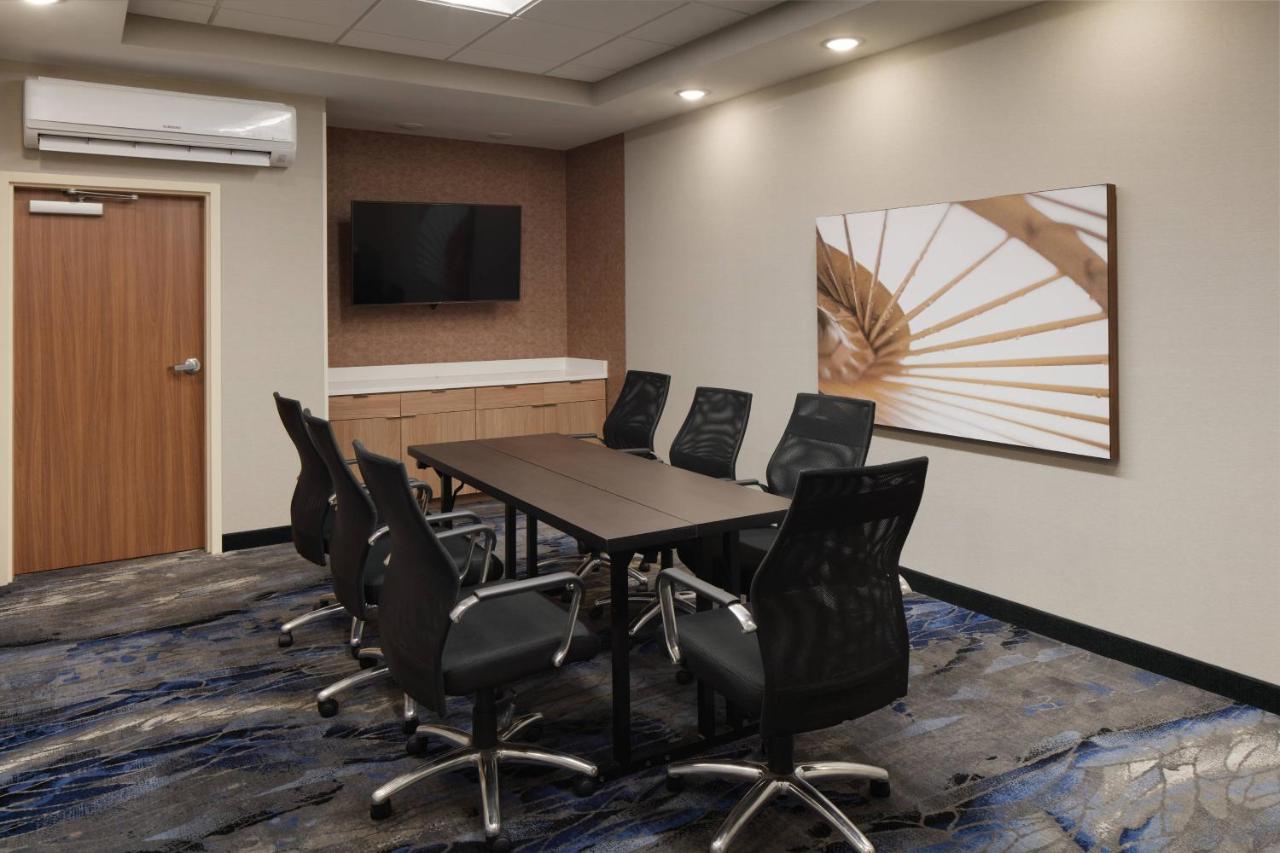 | Fairfield Inn & Suites Louisville New Albany IN