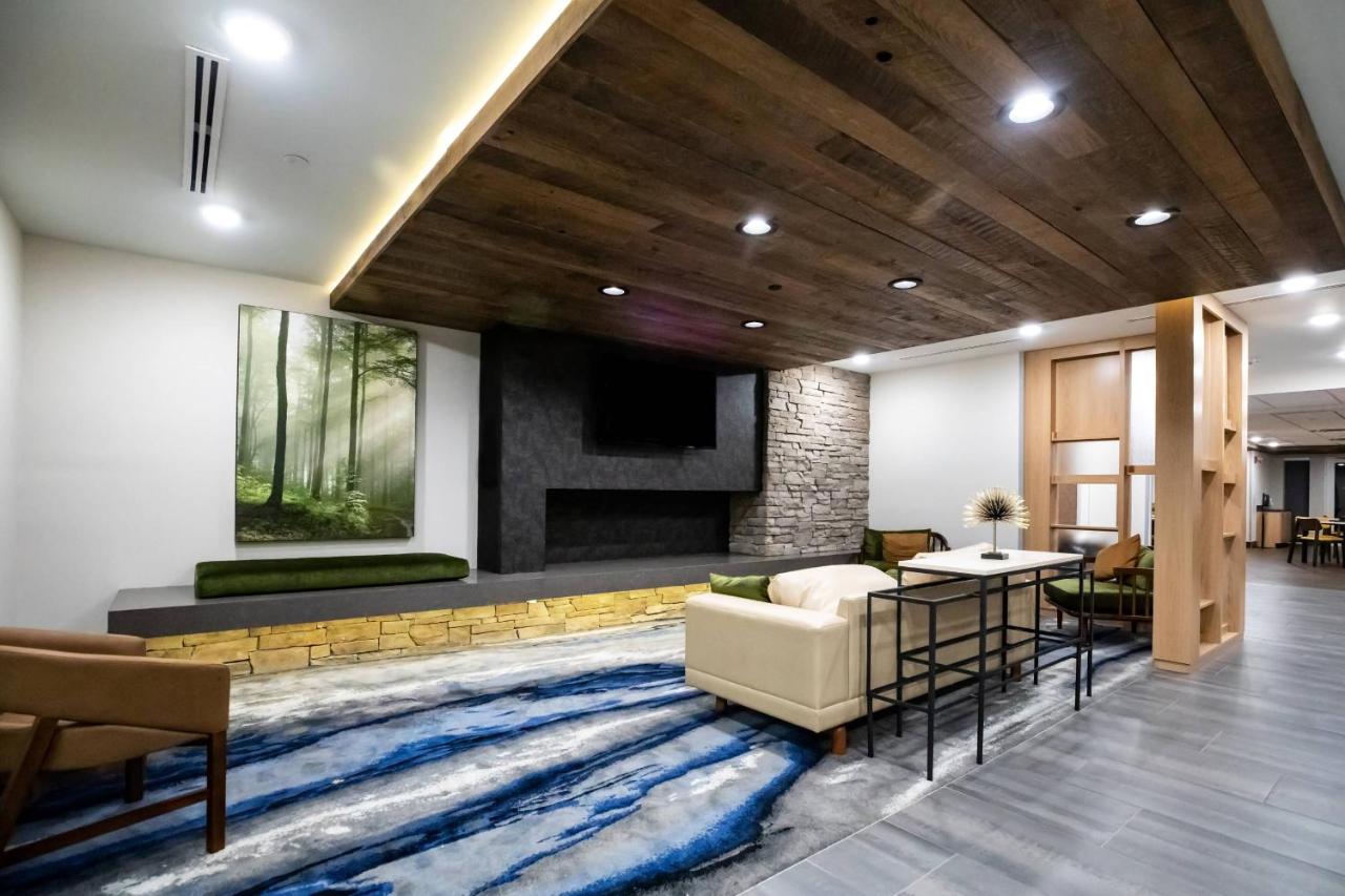 | Comfort Inn & Suites Airport and Expo