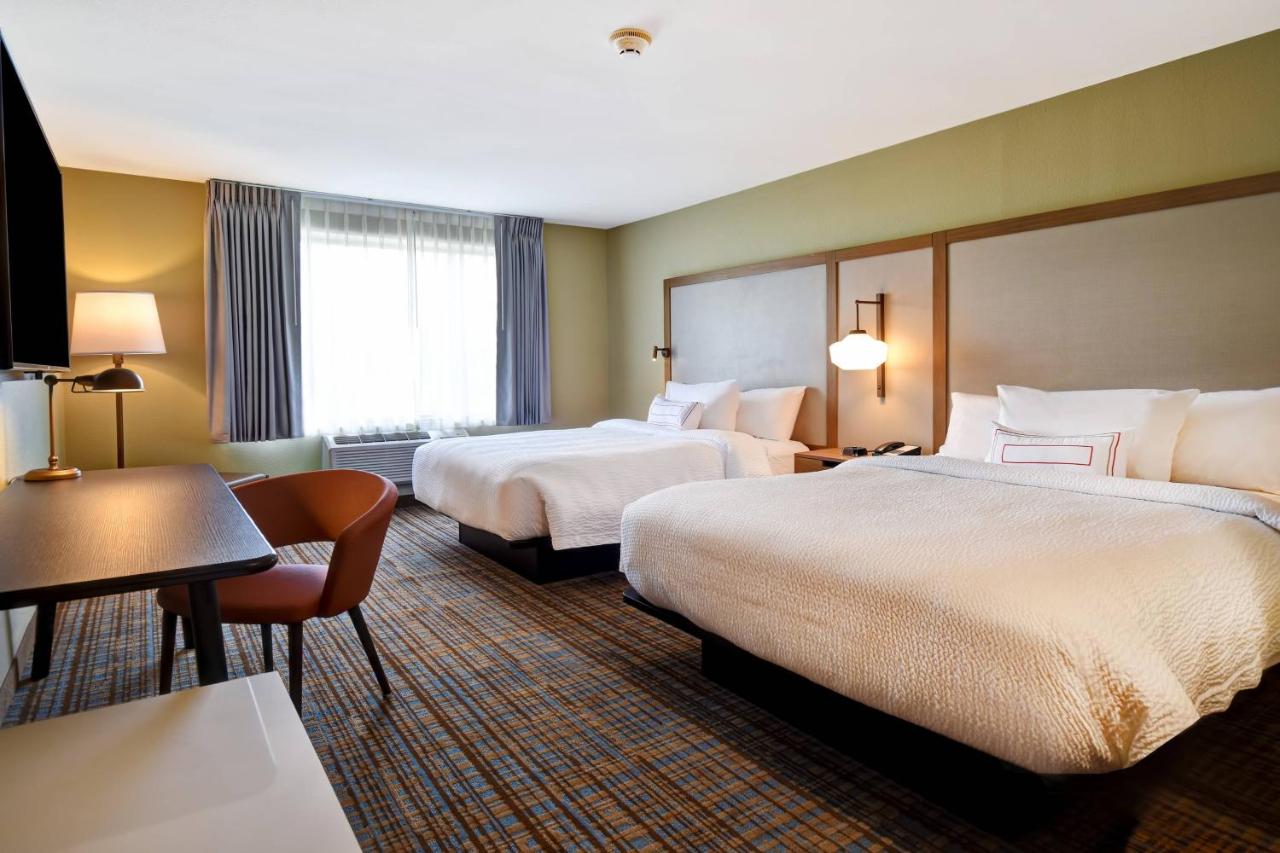 | Fairfield Inn & Suites by Marriott Milwaukee North