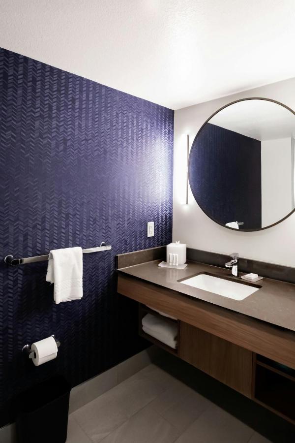 | Comfort Inn & Suites Airport and Expo