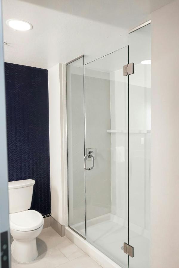| Comfort Inn & Suites Airport and Expo