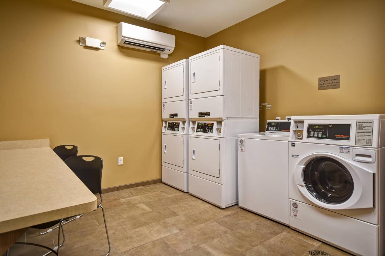 | Fairfield Inn & Suites by Marriott Milwaukee North