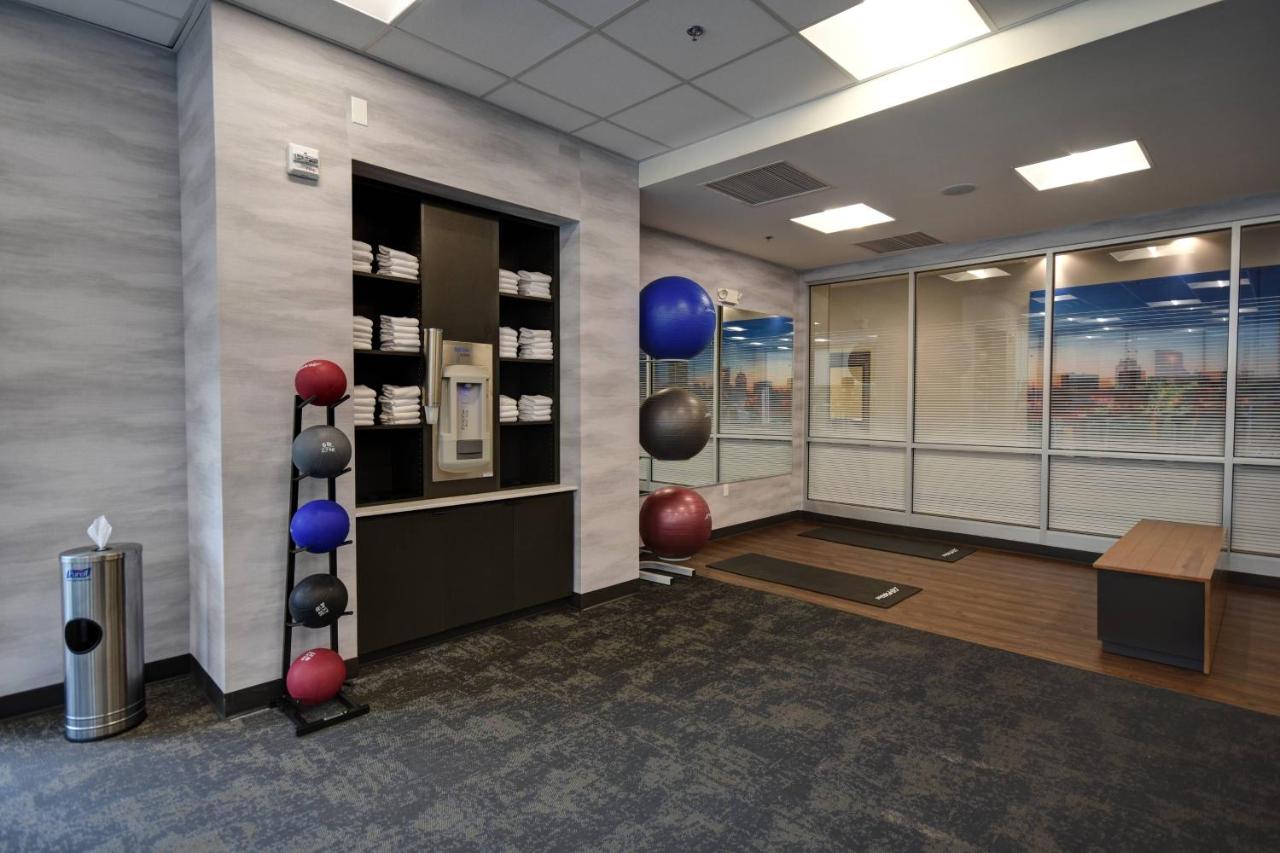 | Fairfield Inn & Suites by Marriott Milwaukee North