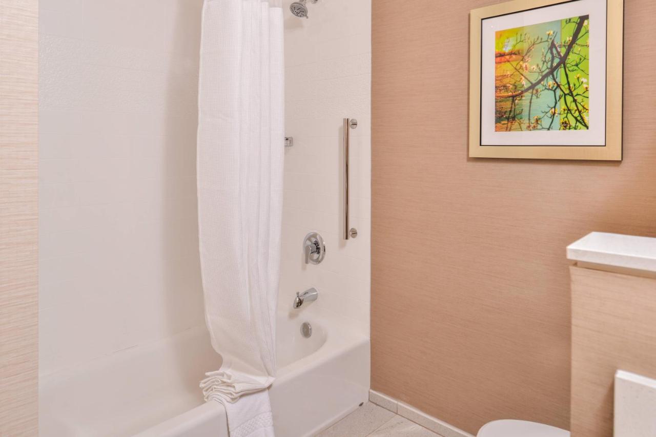 | Fairfield Inn & Suites by Marriott Eugene East/Springfield
