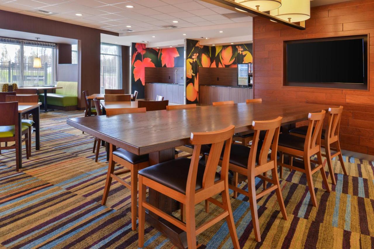 | Fairfield Inn & Suites by Marriott Eugene East/Springfield
