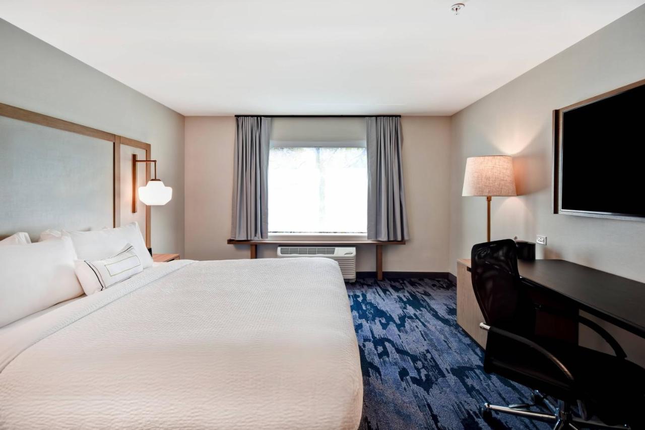 | Fairfield Inn & Suites by Marriott Plymouth