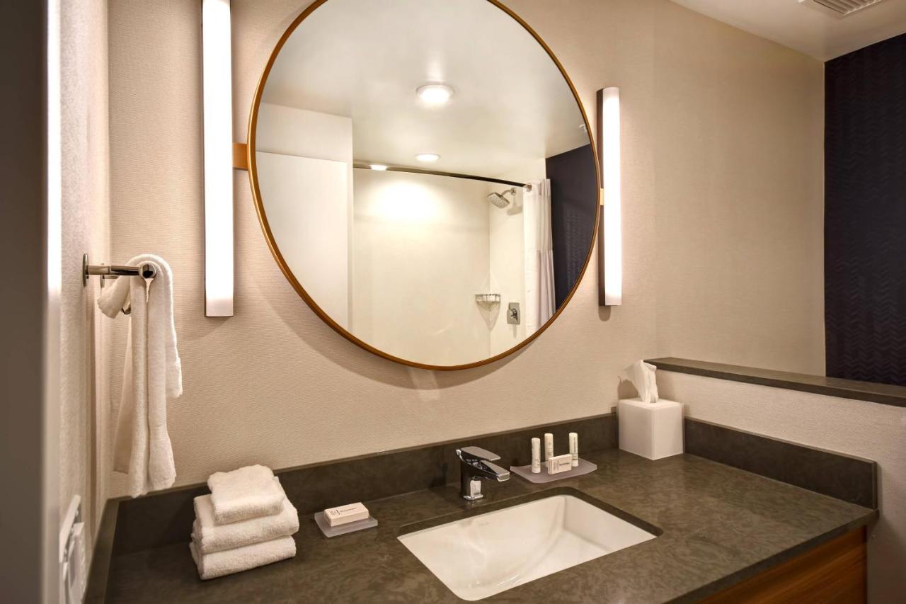 | Fairfield Inn & Suites by Marriott Plymouth