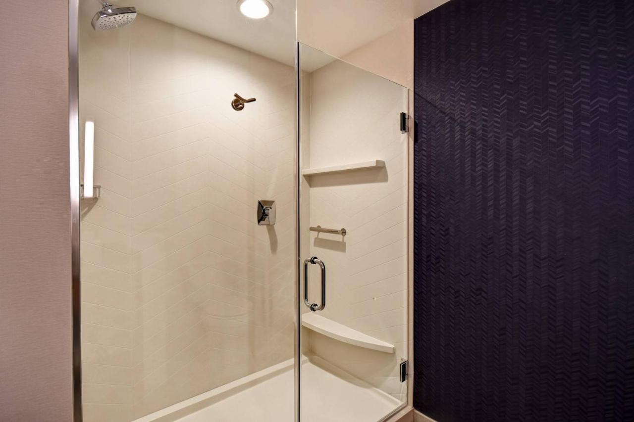 | Fairfield Inn & Suites by Marriott Plymouth