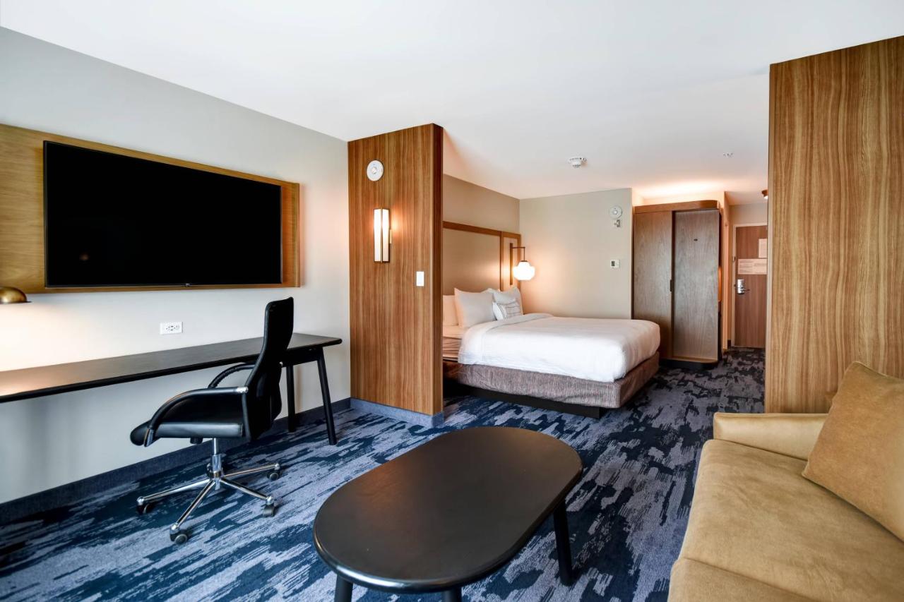 | Fairfield Inn & Suites by Marriott Plymouth