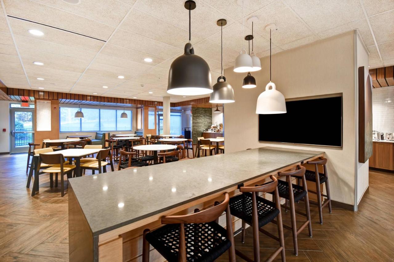 | Fairfield Inn & Suites by Marriott Plymouth