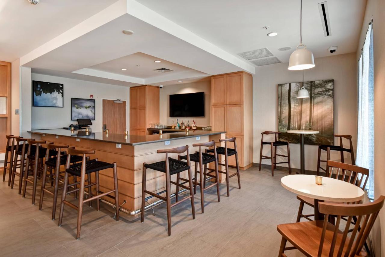 | Fairfield Inn & Suites by Marriott Plymouth