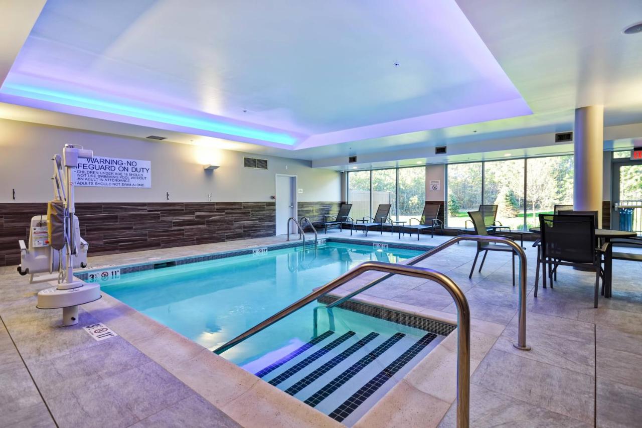 | Fairfield Inn & Suites by Marriott Plymouth