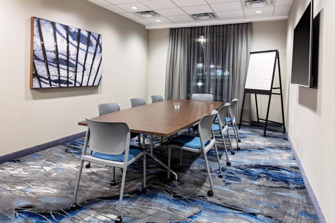 | Fairfield by Marriott Port Clinton Waterfront