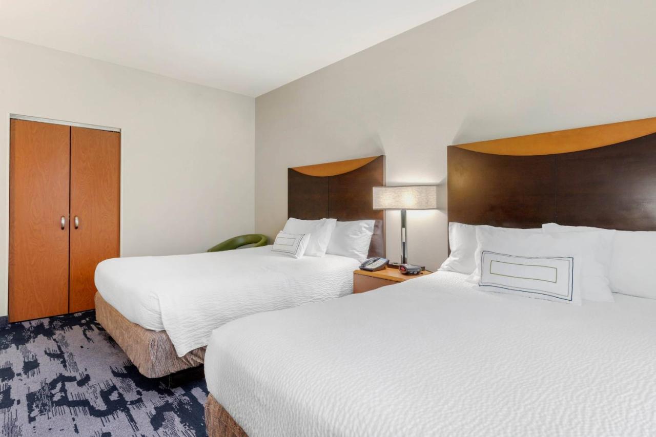 | Fairfield Inn & Suites by Marriott Houston Conroe