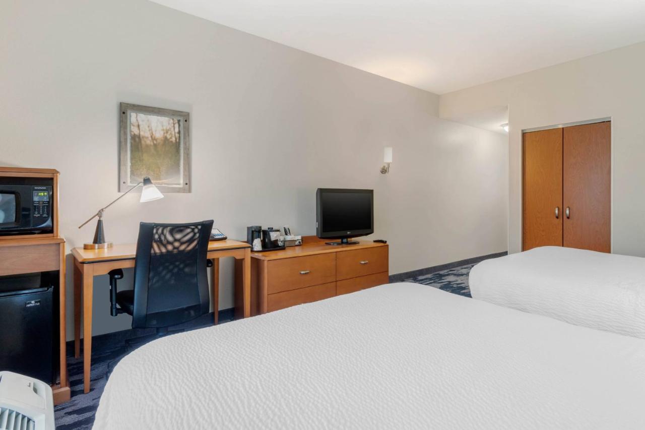 | Fairfield Inn & Suites by Marriott Houston Conroe