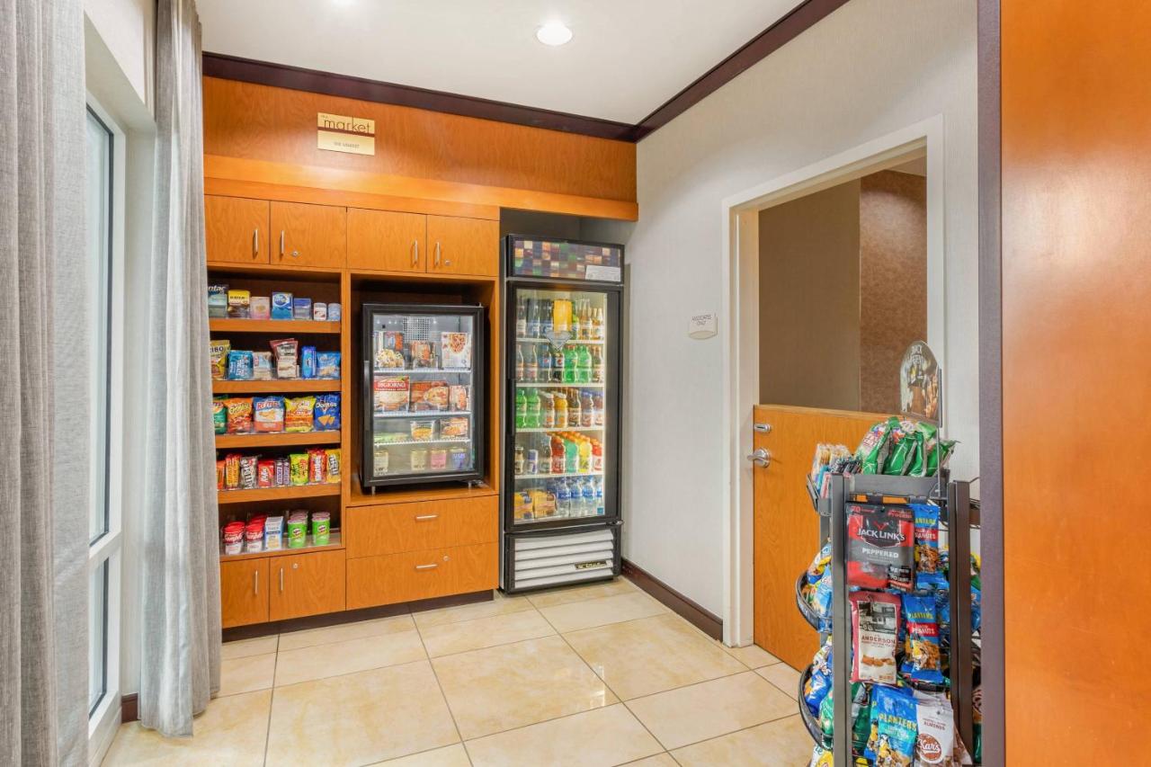 | Fairfield Inn & Suites by Marriott Houston Conroe