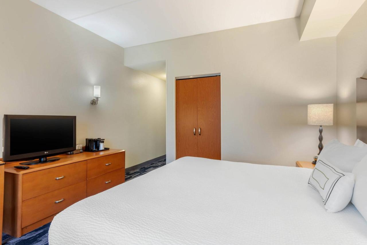 | Fairfield Inn & Suites by Marriott Houston Conroe
